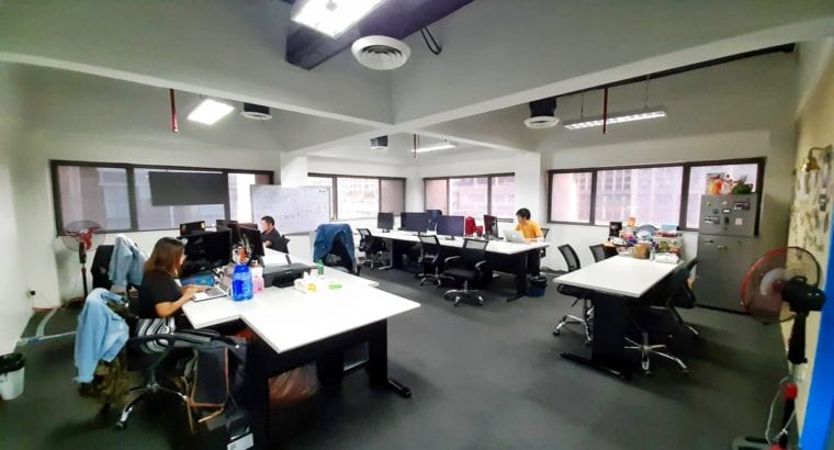 Window Office for Rent in Makati 80sqm 30-Pax