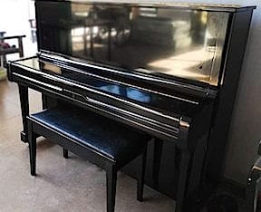 YAMAHA PIANO upright
