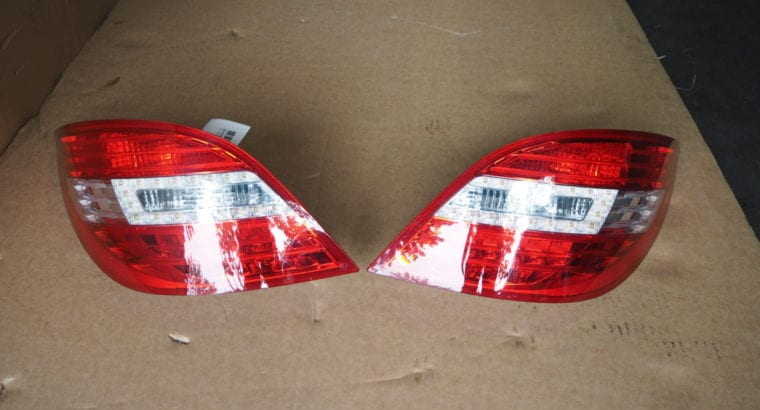 MERCEDES BENZ W251 R400 4MATIC 2013 LED TAIL LAMP