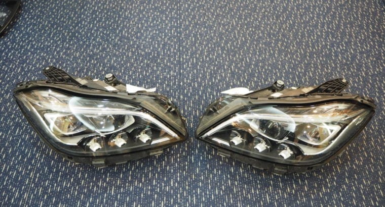 MERCEDES BENZ W218 CLS63 AMG HEADLAMP RIGHT & LEFT