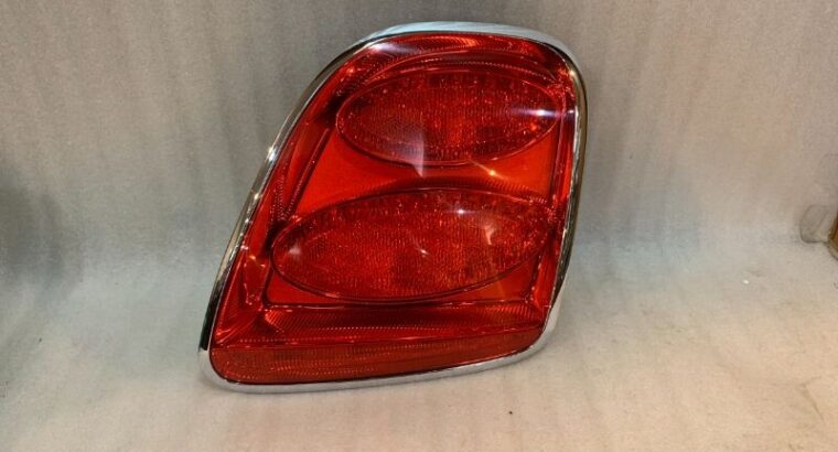 BENTLEY CONTINENTAL FLYING SPUR TAIL LIGHT RIGHT