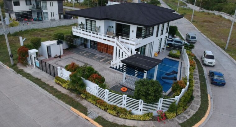5 BR Beach house for sale in Laiya Batangas