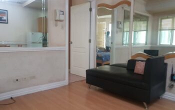 Malate 1 BR w/ parking near Roxas Blvd. , Manila